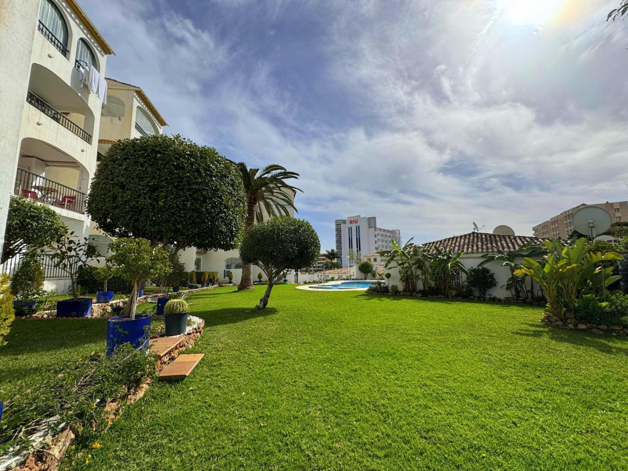 Terraza Y Vistas En Carihuela Erisa 2 A 100 Metros De La Playa Apartamento